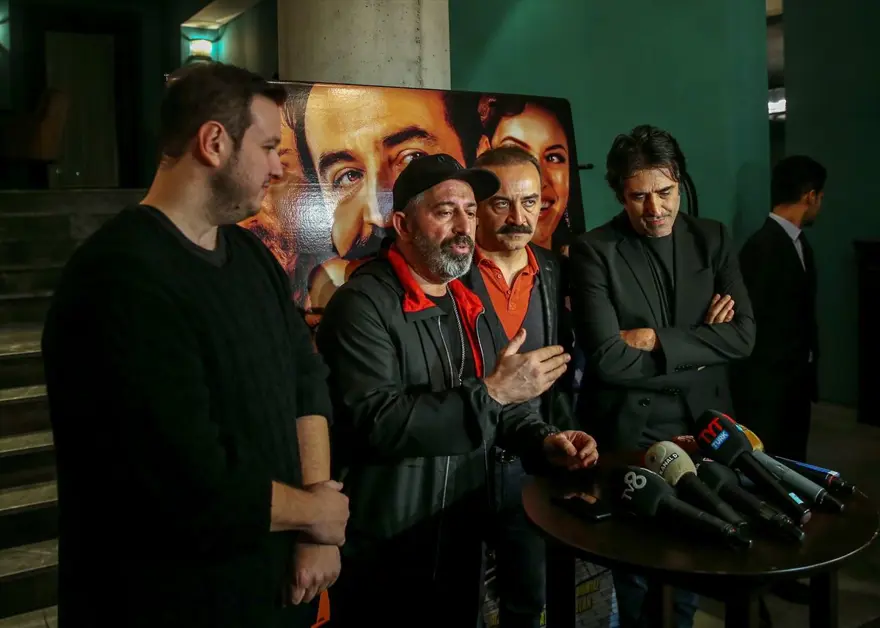 "KARA KOMİK FİLMLER" EKİMDE VİZYONA GİRECEK 2 "KARA KOMİK FİLMLER" EKİMDE VİZYONA GİRECEK 2