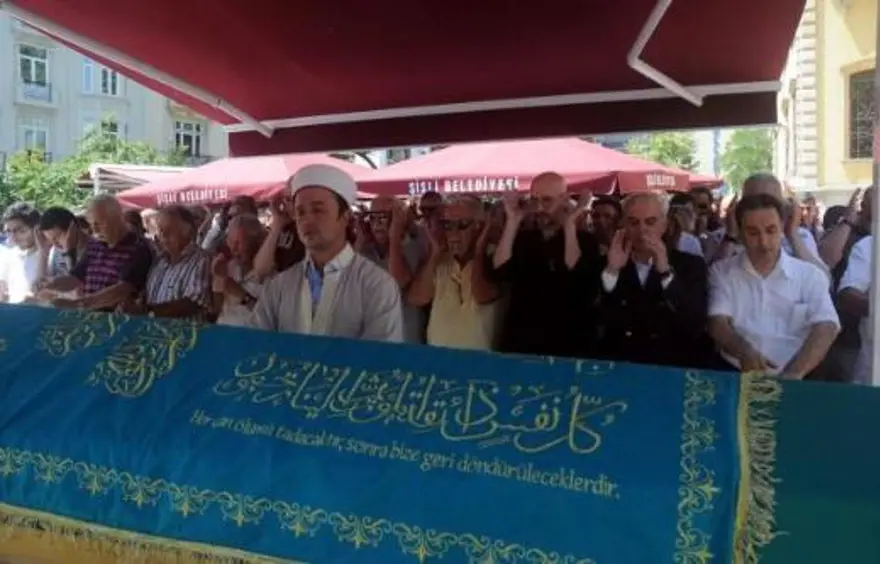 Demet Akbağ'ın acı günü 12