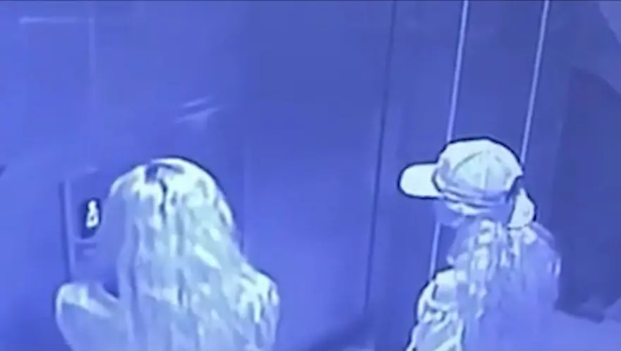 Evden çaldıkları para kasasını, bebek arabasına yükleyerek kaçtılar Evden çaldıkları para kasasını, bebek arabasına yükleyerek kaçtılar