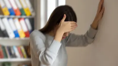 ANKSİYETE (KAYGI) BOZUKLUĞU OLANLAR ORUÇ TUTABİLİR Mİ? Diyanet'e göre anksiyete (kaygı) bozukluğu olanlar oruç tutabilir mi?