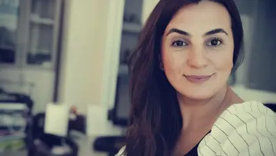 Kazada hayatını kaybeden genç kadın gözyaşları içinde toprağa verildi