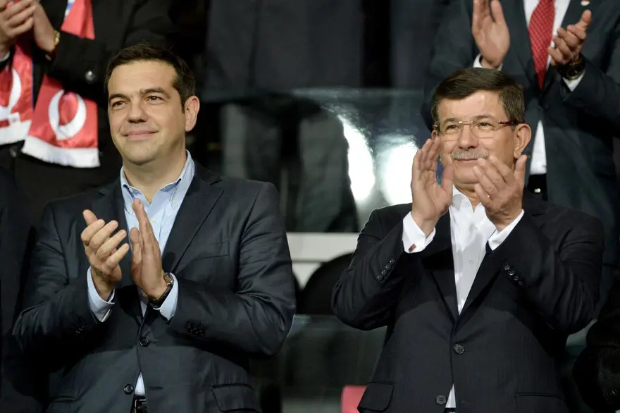 Davutoğlu ile Çipras maçı birlikte izledi 13
