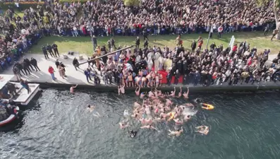 Haliç’te haç çıkarma töreni