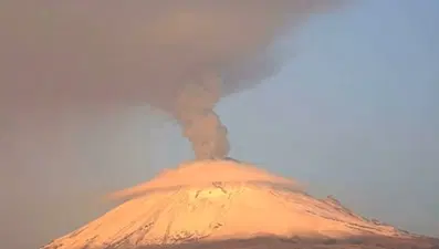 Meksika'da Popocatepetl Yanardağı patladı