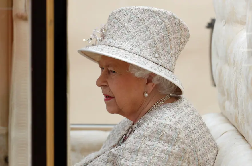 Kraliçe 2. Elizabeth için resmi geçit (93. doğum günü) 11