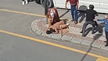 Trafikte yol verme tartışması yumruklu kavgaya dönüştü