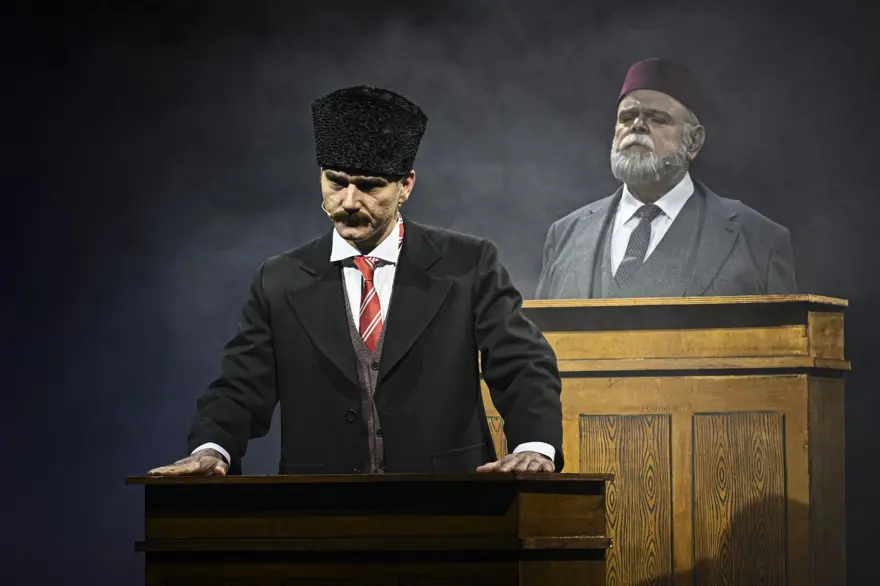 "Cumhuriyete Doğru" oyunu Ankara'da "perde" dedi 20 "Cumhuriyete Doğru" oyunu Ankara'da "perde" dedi 20