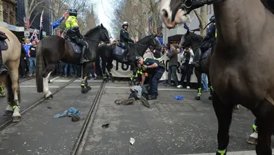 Avustralya'da göçmen karşıtları sokağa çıktı