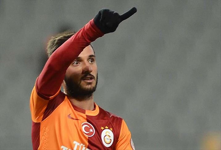 31 yaşında futbolu bırakan Galatasaray'ın eski yıldızı Emre Çolak yeni işinde servet kazanıyor