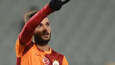 31 yaşında futbolu bırakan Galatasaray'ın eski yıldızı Emre Çolak yeni işinde servet kazanıyor