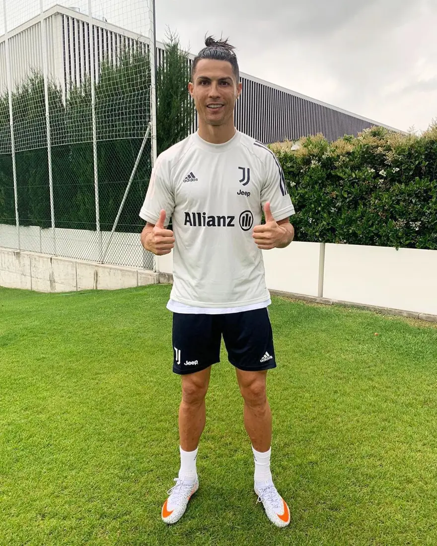 Ronaldo'nun tatil keyfi (19 milyonluk lüks yat) 4