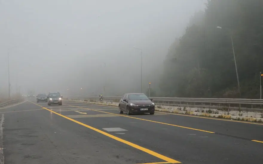 Bolu Dağı’nda sis görüş mesafesini düşürdü 2