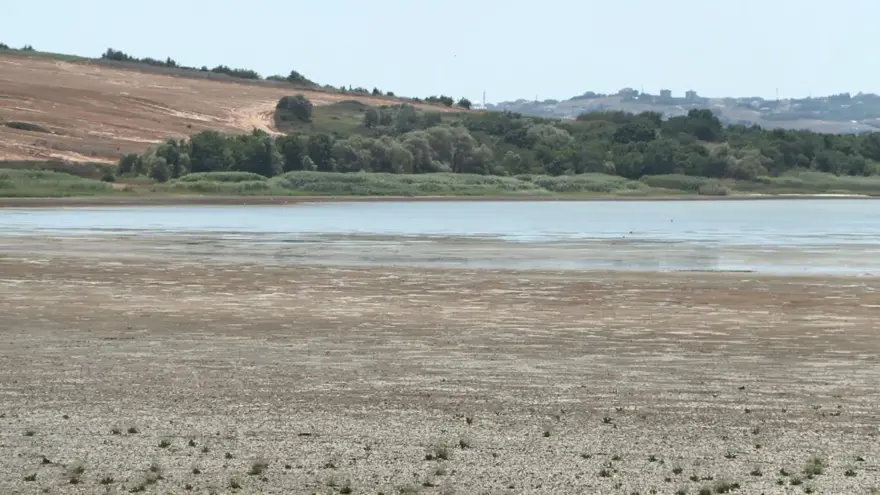 Büyükçekmece Gölü'nde korkutan görüntü: Yaklaşık 2 kilometre çekildi 3