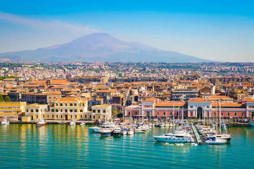 İtalya iç turizmi canlandırmak için vatandaşlarına 500 euro tatil ikramiyesi verecek 9