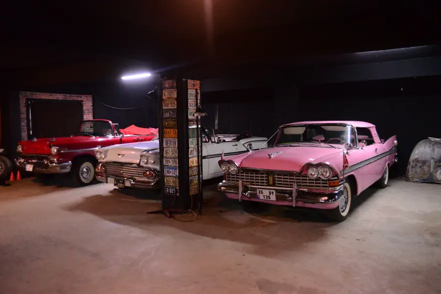 59 yıldır klasik otomobil ve eşya biriktiriyor: Bursa'daki evini müzeye çevirdi 10