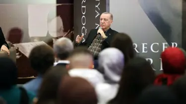 Cumhurbaşkanı Erdoğan açıkladı: KYK bursu 2025'te 3 bin liraya çıkarılacak
