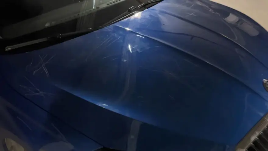 Kapalı otoparkta araçları çizdiler 2 Kapalı otoparkta araçları çizdiler 2