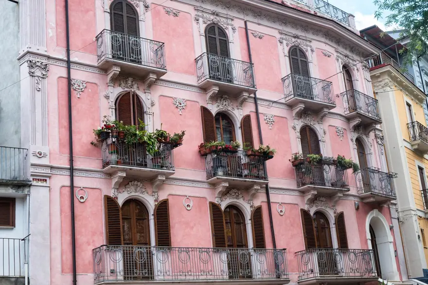 İtalya’da 1 Euro’ya evler satışa çıktı: 630 binadan 250'si satılıyor 