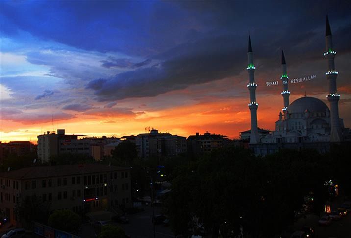 Akşam namazı ne zaman, ezan saat kaçta okunacak? 24 Şubat İstanbul, Ankara, İzmir ve il il namaz vakitleri