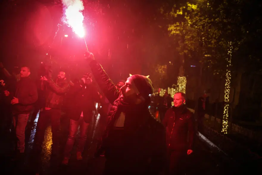Taraftarlar Beşiktaş'taki saldırıları protesto etmek için yürüdü 13