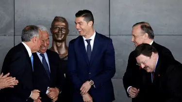 Ronaldo'nun adı havalimanına verildi
