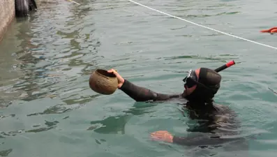 Akdeniz'den balık yerine her şey çıktı