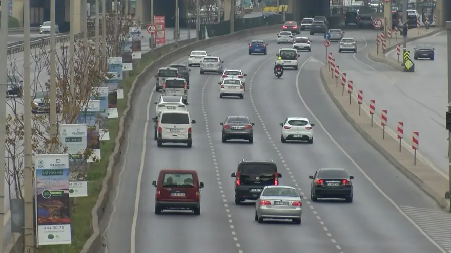 Bayramın ilk gününde yollar boş kaldı 3