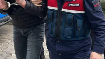 Sekiz yıldır aranan hırsızlık şüphelisi yakalandı