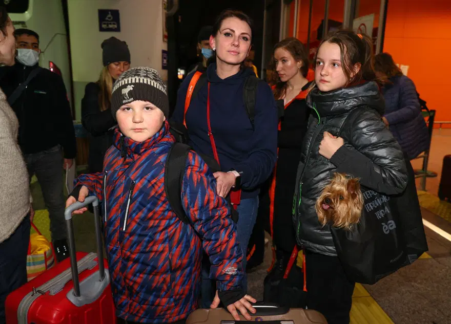 Savaştan kaçan Ukraynalı kadın ve çocuklar İzmir'e geldi 10
