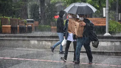 Hava durumu: Meteoroloji'den sağanak, kar ve fırtına uyarısı