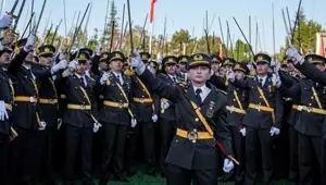 Teğmenlerin kılıçlı yemini | MSB kaynakları: İkaza rağmen planlı disiplinsizlik yapıldı Teğmenlerin kılıçlı yemini | MSB kaynakları: İkaza rağmen planlı disiplinsizlik yapıldı