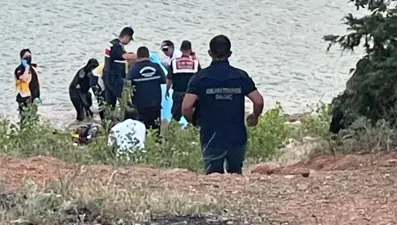 Takılan oltasını çıkarmaya çalıştığı gölde boğuldu