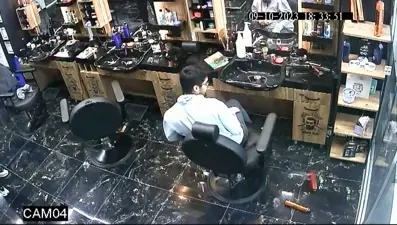 İstanbul'da kuafördeki "spreyli" iş kazası kamerada