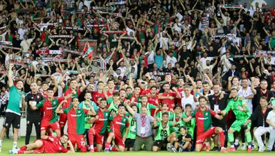 Karşıyaka yıllar sonra Atatürk Stadı'nda