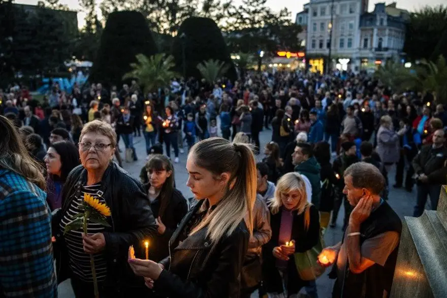 Bulgaristan gazeteci Marinova için yasta 13