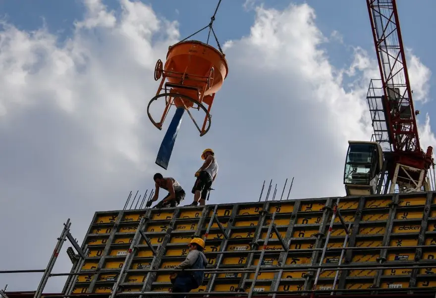 Karantinayı adım adım kaldıran Almanya'da endişelendiren gelişme 18