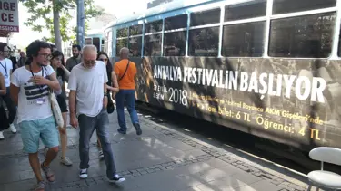 Dünyaca ünlü yönetmen Bela Tarr, Antalya’ya geldi