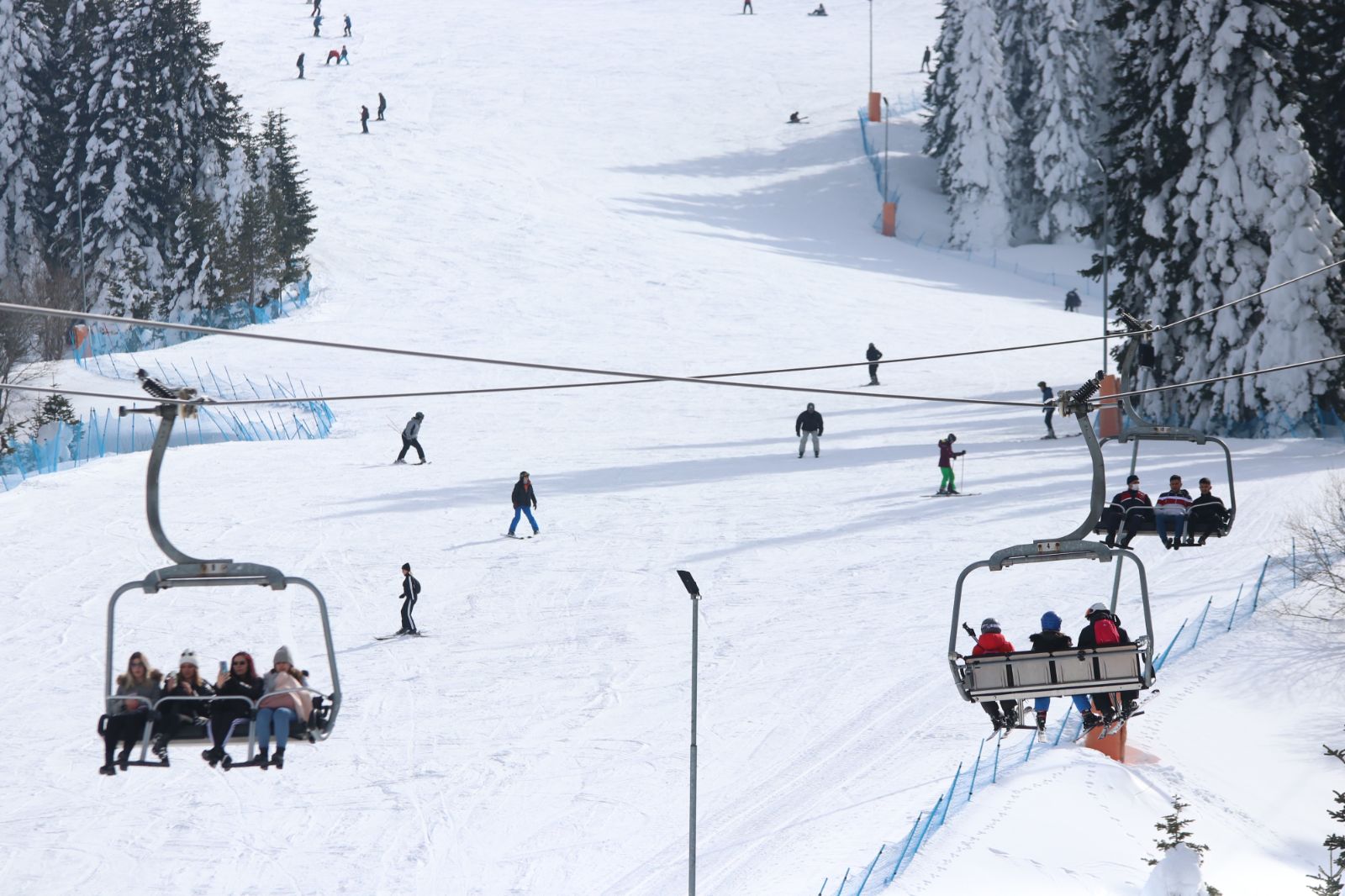 Ilgaz Dağı Kayak Merkezi hafta sonu birçok ilden ziyaretçiyiağırlıyor