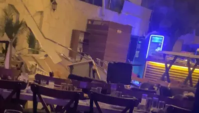 Eğlence mekanında dekor duvarı çöktü, 6 kişi yaralandı
