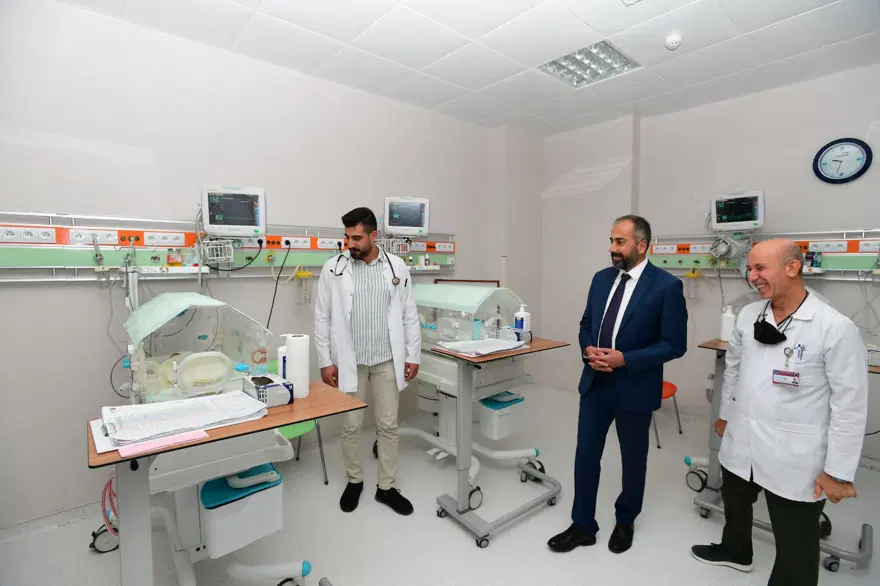 Prematüre doğduğu hastaneye doktor oldu 8