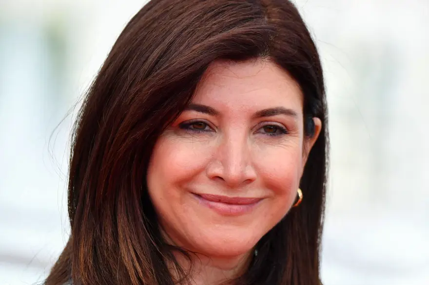 EBRU CEYLAN KİMDİR? 2 EBRU CEYLAN KİMDİR? 2