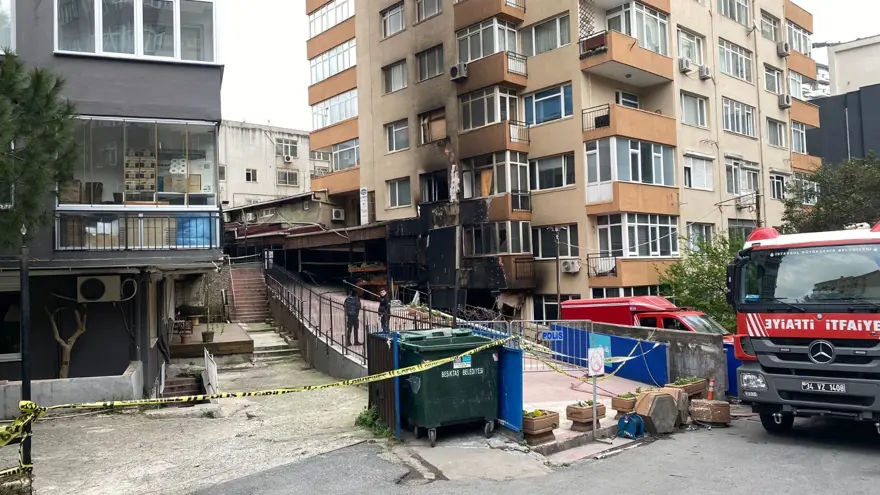 Beşiktaş'ta yanan gece kulübü görüntülendi 1