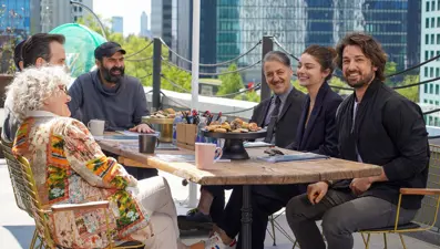 Ayça Ayşin Turan ve Alp Navruz Menajerimi Ara'da