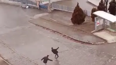 Kastamonu'da vatandaşların buzla imtihanı kamerada