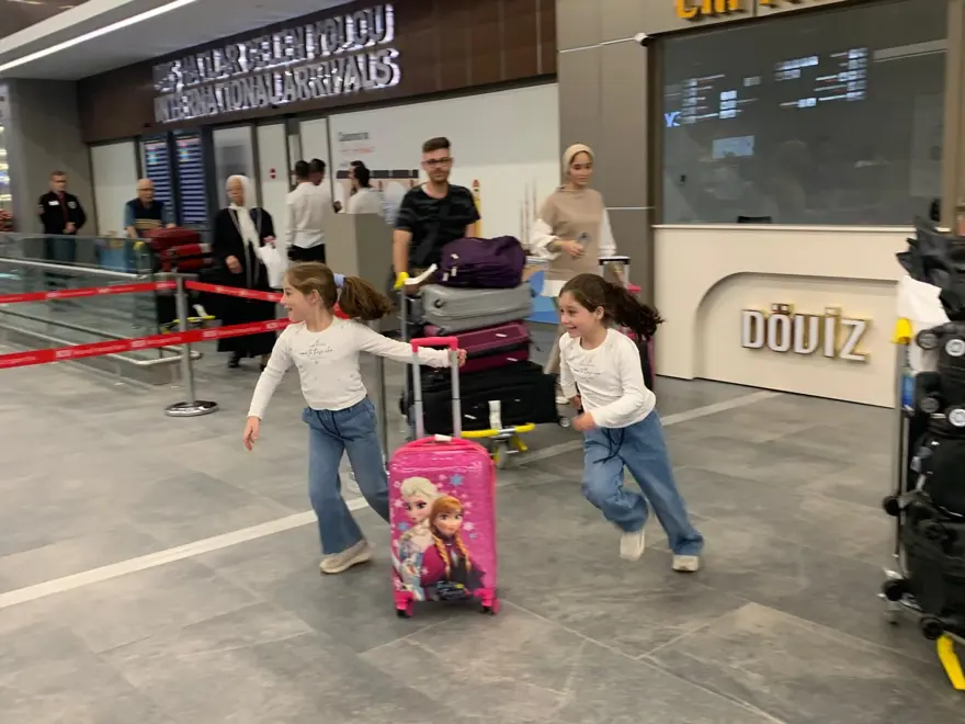 Lübnan’dan tahliye edilen 169 Türk vatandaşı Türkiye’ye geldi 4