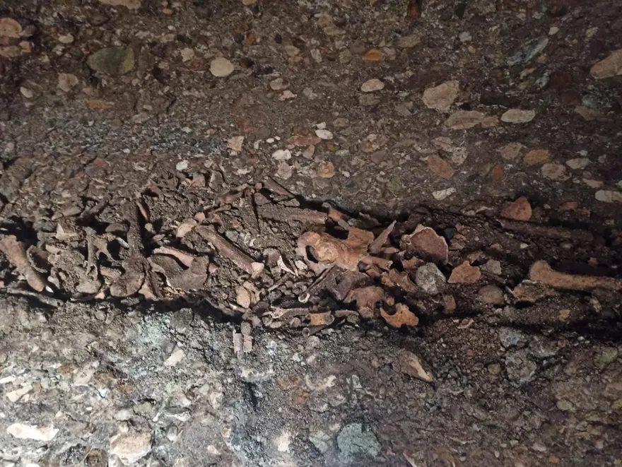 Yol çalışmasında 1600 yıllık oda mezar bulundu 2