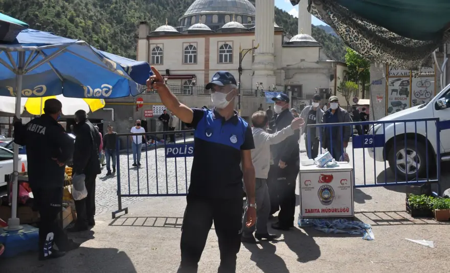 Valinin 'gelmeyin' çağrısı karşılık buldu, sokaklar boş kaldı 6