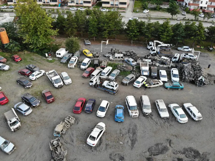 Bozkurt'ta sel sonrası araç mezarlığı 8