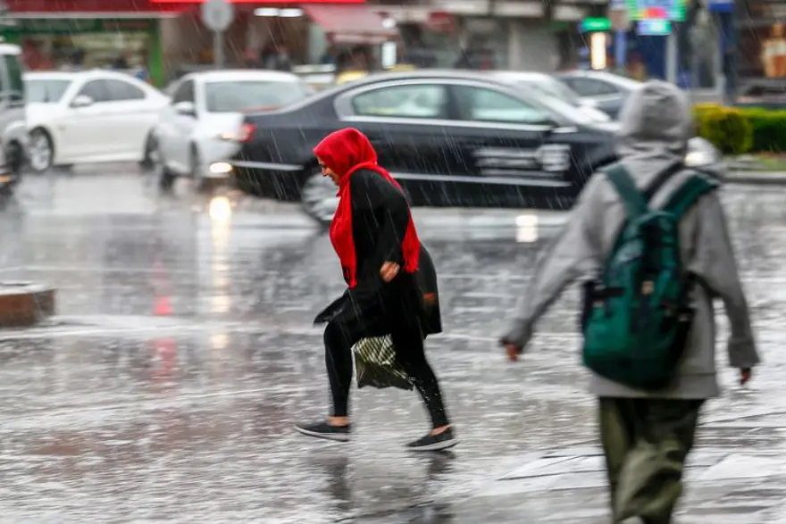 Kuvvetli sağanak geliyor: AKOM'dan İstanbul için saat verildi (Bugün hava nasıl olacak?) 3
