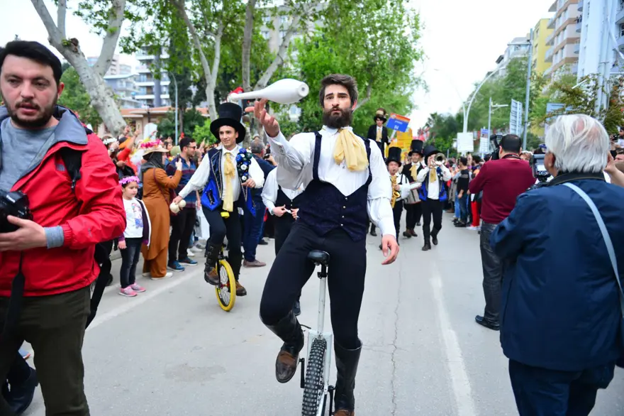 Adana'da renkli Portakal Çiçeği Karnavalı korteji 9 Adana'da renkli Portakal Çiçeği Karnavalı korteji 9